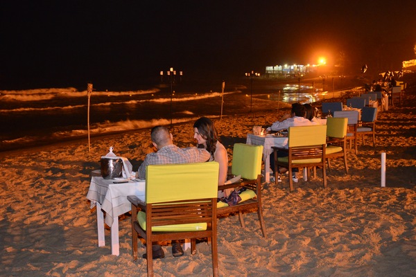 Romantic Beach Dinner at Edde Sands
